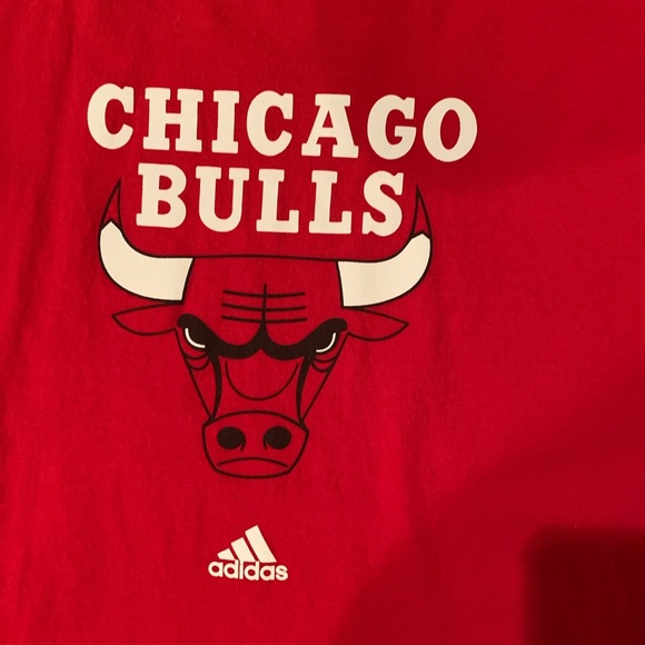 Chicago Bulls Tee - Picture 2 of 3